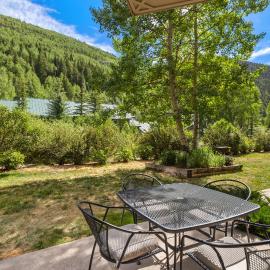 Ground Floor on River Trail, Walk to Ski condo, Hotel in Telluride