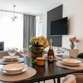 Three Hills Premium Suite near City Center