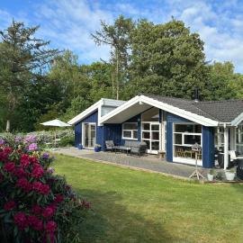 Vejby Strand cabin near beach & Heatherhill - 101 m2, hotel u gradu 'Vejby'