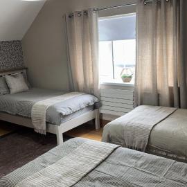Dernvale House - Single room -sleeps 4, hotelli kohteessa Mullinderg