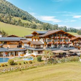 Feriendorf Ponyhof โรงแรมในฟุสช์ อัน แดร์ กล็อกเนร์ชตราสเซอ