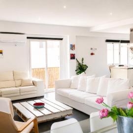 Spacious Cathedral View Apartment with Free Parking, hotel in Almería