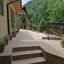 Viesnīca Casa Crina pilsētā Beile Erkulane