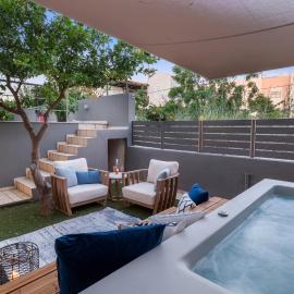 Urban Living Homes, with Jaccuzi, hotel en Agios Onoufrios