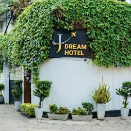 Airport J Dream Resort, hotel a Dewamottawa