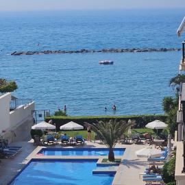 Beach Front View Apartment Sea Pool & Prime Location