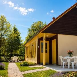 Cottage 12B jusque 4 pers Bulle Der Lac du der, hotel in Giffaumont-Champaubert