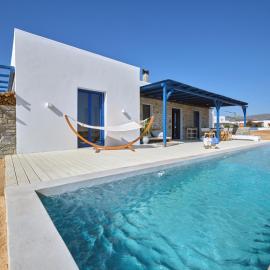 2 Bed Villa - Sleeps 6 - Pets - Pool - Parking