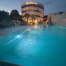 Navis Suites & Spa, хотел в Мандре