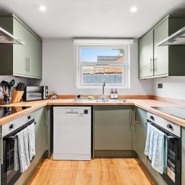 Large House Near Racecourse, City & Uni