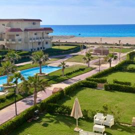 Beautiful beach house in La Sirena, hotel in Al Dabaa