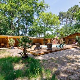 Cap Ferret Villa Grand Chalet Bois, hotel in Lège-Cap-Ferret