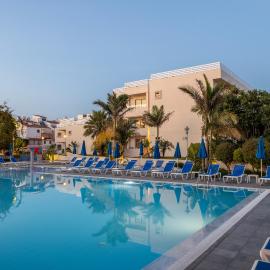 Euronapa Hotel、アヤナパのホテル