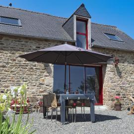 Jolie longère près de Pontrieux, hotel a Ploëzal