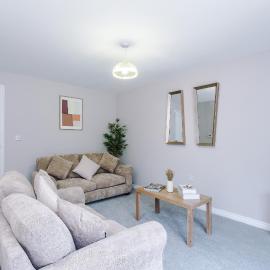 Charming 3-Bed Northwich Home by 53 Degrees Property, Perfect for Workers & Groups, Hotel in Anderton
