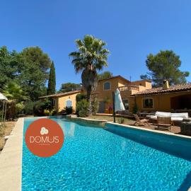 Domus - Maison d'hôtes de charme, hotel in Draguignan