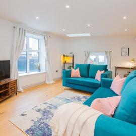 Spacious 2 Bed Apt with Parking - 5 Min to Centre, hotell i Shrewsbury
