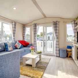 Sandy Dog Stylish 2 Bedroom Holiday Lodge Shorefield Country Park