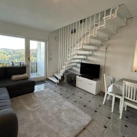 Ferienwohnung „Schwarzwaldtraum – Maisonette mit zwei Terrassen & Panoramabalkon im Schwarzwald, готель у місті Шонах