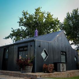 The Tiny Tin House – hotel w mieście Rawsonville
