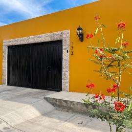 Encantadora Villa con Terraza y Chimenea Exterior, hotel em Jiquilpan de Juárez