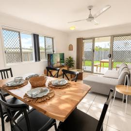 Spacious 4BR Family Home in Yarrabilba perfect for everyone، فندق في Logan Village