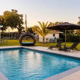 Near Hard Rock Stadium - Pool Fenced Yard
