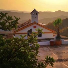 Guesthouse Un Poco Mas, hotel in Canillas de Aceituno
