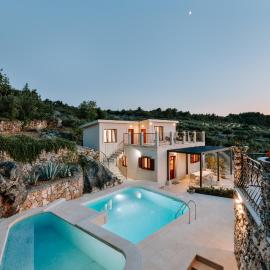 CAVA HOUSE - new two-room villa in an olive grove - private pool and jacuzzi - view of nature - secured parking - perfect location for exploring the island - breakfast included in a nearby restaurant, hotel u Nerežišću