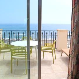 Beachfront Paradise - Pool & Sea Terrace Apartment
