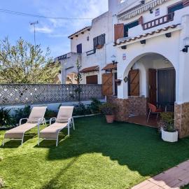 EVH139 - Terraced house with garden, hotel in Creixell