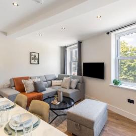 Kew Garden Suite 2BR Sleeps 9 Near Central London, hotel in Richmond upon Thames