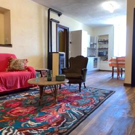 CASA BERTOLA alle porte delle Langhe, Hotel in Briaglia
