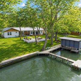 Lake McQueeney Retreat - BBQ - Pickleball - Views