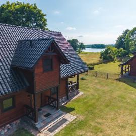 NussDom nad samym jeziorem, hotelli kohteessa Sasek Mały