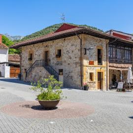 Apartamentos San Roque, hotel in Arenas de Cabrales