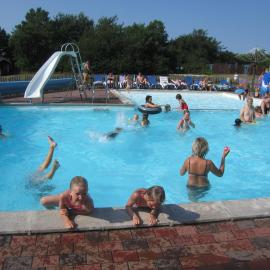 Lyngholt Familiecamping, hotel a Allinge