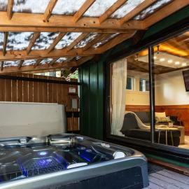 Birdhouse Cottage, hotel u gradu Glacier