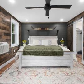 Stylish KC FarmhouseHugeFencedYard