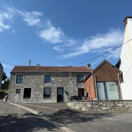 Gîte de charme en pleine campagne chez Irma, hotelli kohteessa Couvin