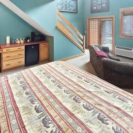 Fireplace Suite 16 at the Nantahala Village