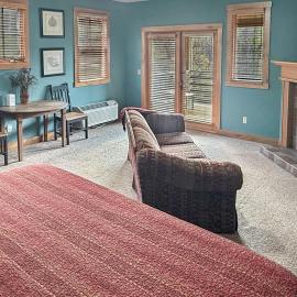 Fireplace Suite 14 at the Nantahala Village