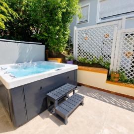 PMC Traumblick Suite & Spa - Whirlpool & Sauna, hotel Bad Emsben