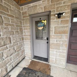 Elora, 2 bedroom Close to Downtown - Diamond in the Rough