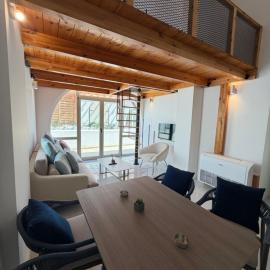 Casablanca 2 Bedrooms Apartment, hotel in Dhërmi