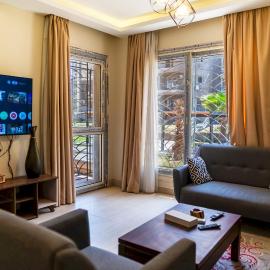 903 . Spacious 3BR Apt. 2 Baths Gated Community, hotel in Sheikh Zayed