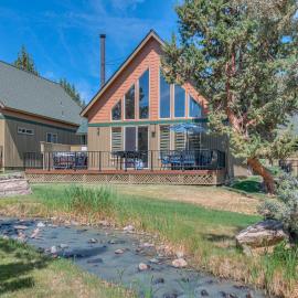 The Nest - Golf - Hot Tub & Resort Amenities, Hotel in Redmond