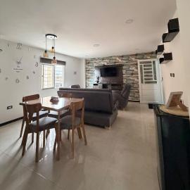 Tranquilo e iluminado apartamento - Desayuno incluido y Parqueadero Moto