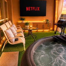 Regent Villa - Theatre - Hot Tub - Game Room - BBQ, hotel en Plano