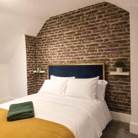 Family Home Near Beach Contractors welcome Sleeps6, hotel di Folkestone